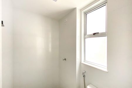 Banheiro de apartamento para alugar com 1 quarto, 43m² em Barro Preto, Belo Horizonte