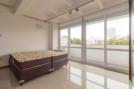 Sala / Quarto  de apartamento para alugar com 1 quarto, 42m² em Menino Deus, Porto Alegre