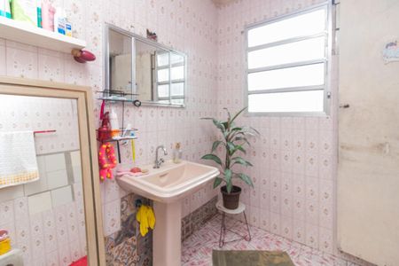 Banheiro do Quarto 1 de casa à venda com 4 quartos, 173m² em Medianeira, Porto Alegre