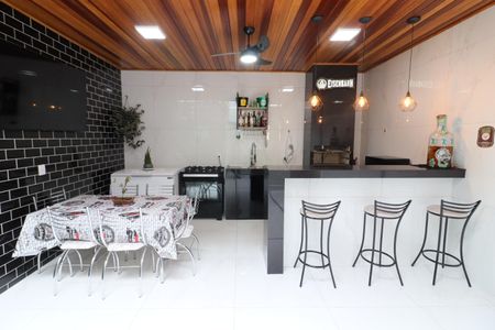 Casa à venda com 125m², 3 quartos e 2 vagasChurrasqueira