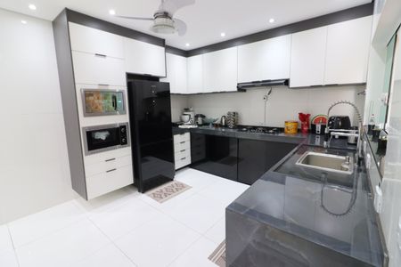 Casa à venda com 125m², 3 quartos e 2 vagasCozinha