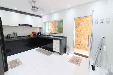 Casa à venda com 125m², 3 quartos e 2 vagasCozinha