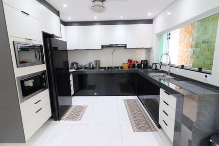 Casa à venda com 125m², 3 quartos e 2 vagasCozinha