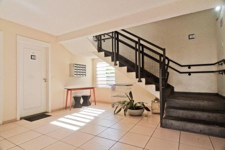 Apartamento para alugar com 44m², 2 quartos e sem vaga Apartamento para alugar com 44m², 2 quartos e sem vagaHall