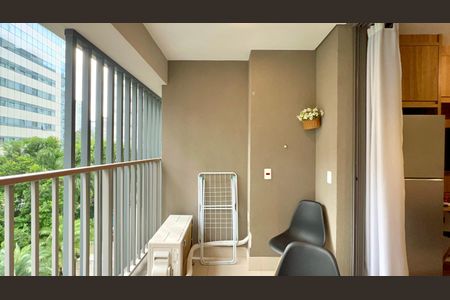 Varanda de kitnet/studio para alugar com 1 quarto, 28m² em Paraíso, São Paulo