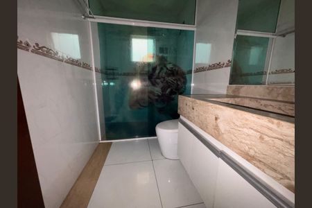 Casa para alugar com 417m², 3 quartos e 4 vagasBanheiro