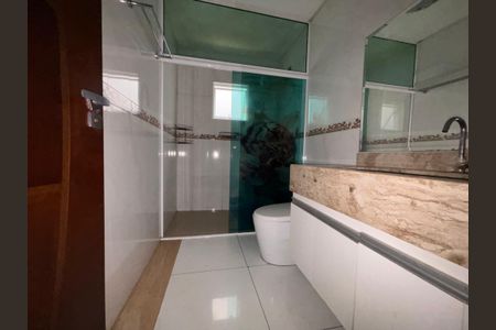 Casa para alugar com 417m², 3 quartos e 4 vagasBanheiro