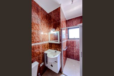 Casa para alugar com 100m², 2 quartos e 2 vagasBanheiro