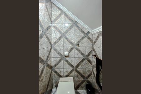 Casa para alugar com 100m², 2 quartos e 2 vagasLavabo