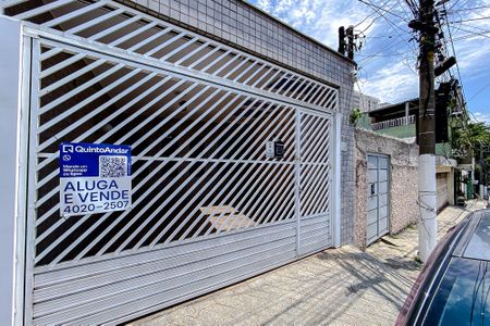 Casa para alugar com 100m², 2 quartos e 2 vagasFachada - Plaquinha