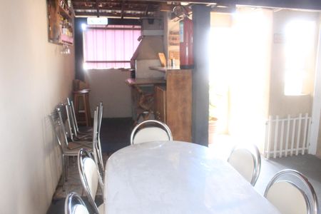 Casa à venda com 300m², 5 quartos e 1 vagaÁrea gourmet