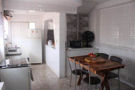 Casa à venda com 300m², 5 quartos e 1 vagaCozinha