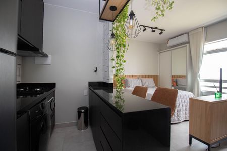 Cozinha e Área de Serviço de kitnet/studio para alugar com 1 quarto, 30m² em Asa Norte, Brasília