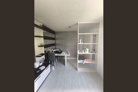 Sala de apartamento para alugar com 3 quartos, 56m² em Santa Cândida, Curitiba