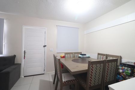 Casa à venda com 112m², 3 quartos e 2 vagasSala