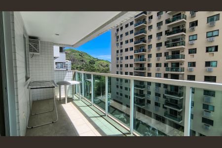 Apartamento para alugar com 76m², 2 quartos e 1 vagaVaranda