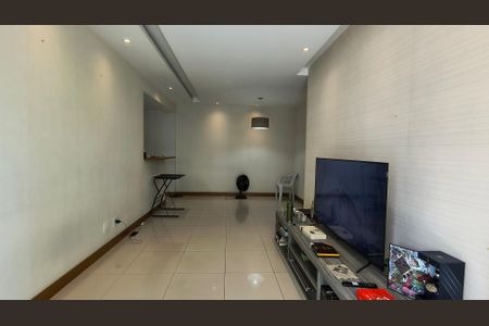Apartamento para alugar com 76m², 2 quartos e 1 vagaSala