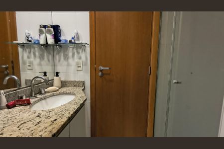 Apartamento para alugar com 76m², 2 quartos e 1 vagaBanheiro da Suíte 