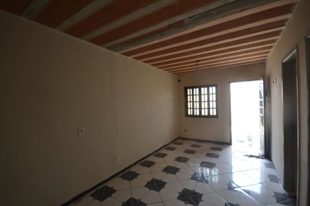 Sala de casa para alugar com 2 quartos, 136m² em Recantus, Belford Roxo