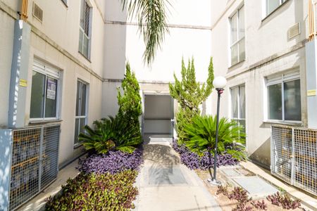 Apartamento à venda com 42m², 2 quartos e 1 vaga Apartamento à venda com 42m², 2 quartos e 1 vagaFachada