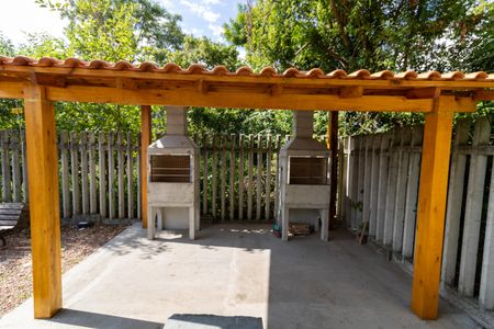 Apartamento à venda com 42m², 2 quartos e 1 vaga Apartamento à venda com 42m², 2 quartos e 1 vagaÁrea comum - Churrasqueira