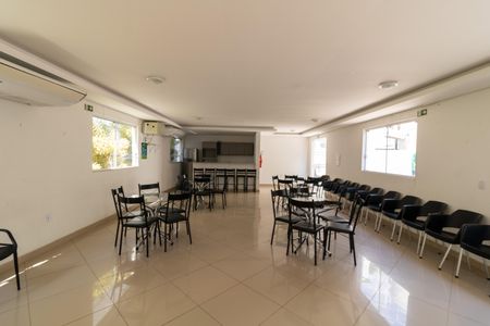 Apartamento à venda com 42m², 2 quartos e 1 vaga Apartamento à venda com 42m², 2 quartos e 1 vagaÁrea comum - Salão de festas