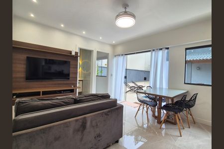 Casa de condomínio para alugar com 300m², 2 quartos e 3 vagas Casa de condomínio para alugar com 300m², 2 quartos e 3 vagasSala