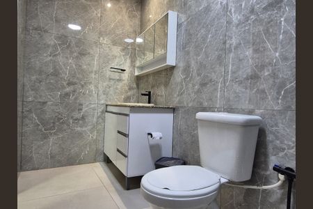 Casa de condomínio para alugar com 300m², 2 quartos e 3 vagas Casa de condomínio para alugar com 300m², 2 quartos e 3 vagasBanheiro suite