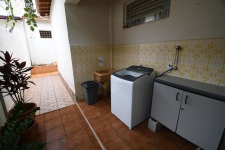 Casa à venda com 181m², 3 quartos e 1 vagaÁrea de Serviço
