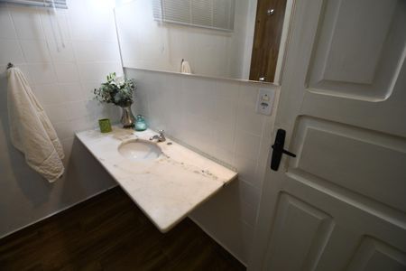 Casa à venda com 181m², 3 quartos e 1 vagaBanheiro Social