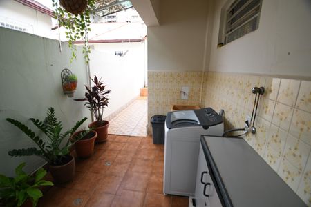 Casa à venda com 181m², 3 quartos e 1 vagaÁrea de Serviço