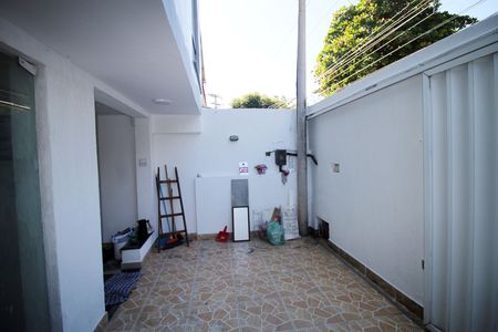 Casa para alugar com 180m², 3 quartos e 3 vagasQuintal e garagem