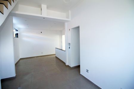 Sala de casa para alugar com 3 quartos, 180m² em Vila da Penha, Rio de Janeiro