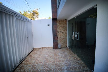 Casa para alugar com 180m², 3 quartos e 3 vagasQuintal e garagem