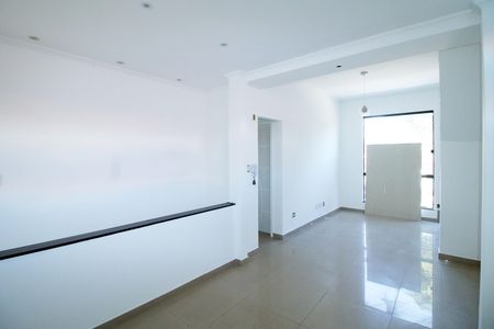 Sala de casa para alugar com 3 quartos, 180m² em Vila da Penha, Rio de Janeiro