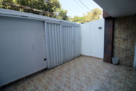 Casa para alugar com 180m², 3 quartos e 3 vagasQuintal e garagem