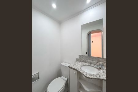 Apartamento à venda com 220m², 5 quartos e 3 vagas Apartamento à venda com 220m², 5 quartos e 3 vagasBanheiro da Suite 3