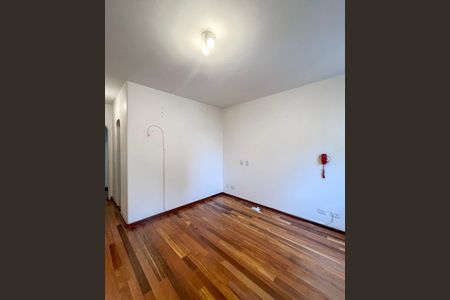 Apartamento à venda com 220m², 5 quartos e 3 vagas Apartamento à venda com 220m², 5 quartos e 3 vagasSuite 1