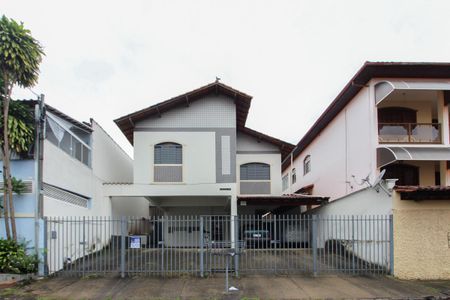 Apartamento para alugar com 70m², 2 quartos e 2 vagasFachada