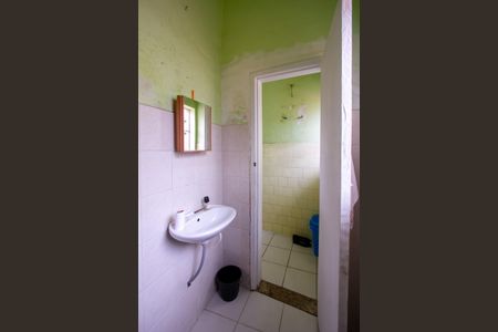 Banheiro de casa para alugar com 1 quarto, 43m² em Mutua, São Gonçalo
