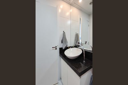 Apartamento à venda com 63m², 2 quartos e 2 vagasBanheiro da Suíte