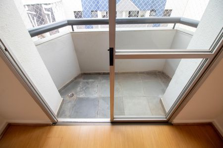 SACADA de apartamento para alugar com 1 quarto, 79m² em Centro, Campinas