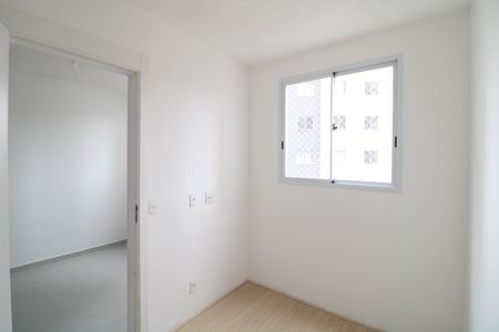 Quarto 2 de apartamento para alugar com 2 quartos, 34m² em Jardim Sabara, São Paulo
