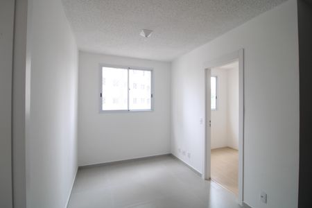 Sala de apartamento para alugar com 2 quartos, 34m² em Jardim Sabara, São Paulo