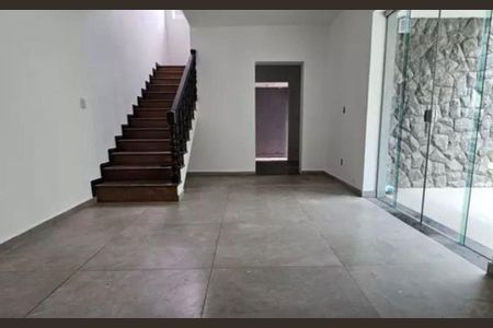 Casa para alugar com 5 quartos, 300m² em Fonte Grande, Contagem