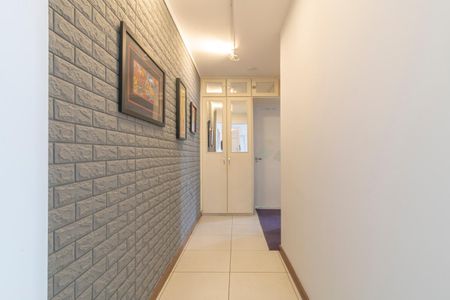 Corredor de apartamento à venda com 2 quartos, 63m² em Vila Olímpia, São Paulo