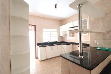 Casa para alugar com 154m², 3 quartos e 2 vagasCozinha