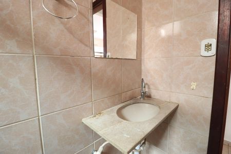 Casa para alugar com 154m², 3 quartos e 2 vagasBanheiro Social