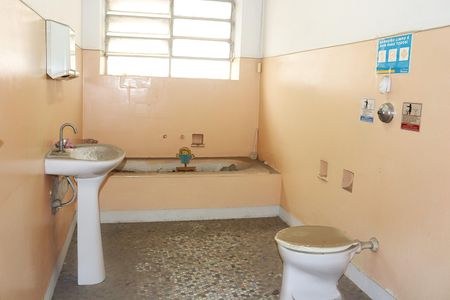 Apartamento para alugar com 90m², 2 quartos e sem vagaBanheiro social