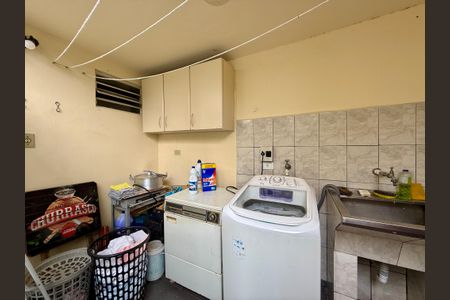 Casa à venda com 160m², 3 quartos e 2 vagasÁrea de Serviço